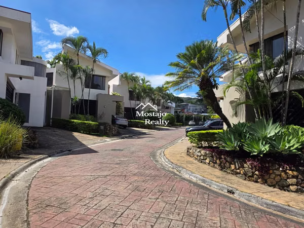 Rental House, Condominium by Country Club de Escazú, 4 parking lots