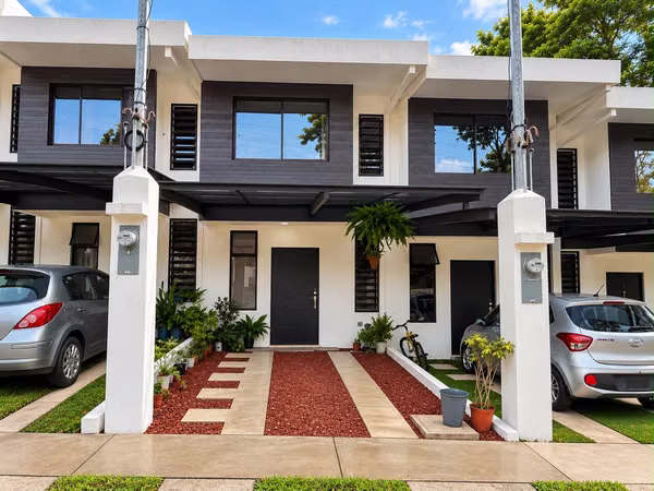 Casa en venta en condominio en Alajuelita.