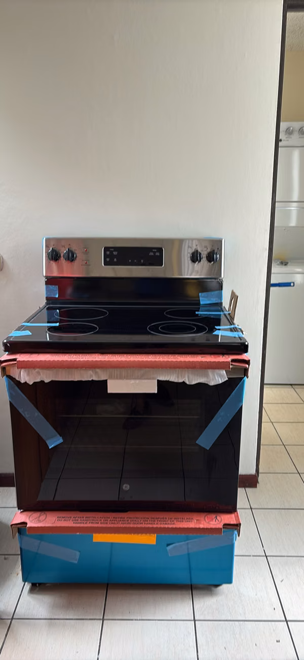 Fully new GE kitchen