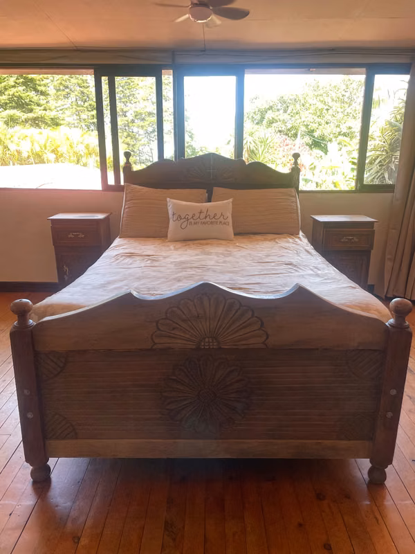 Double bed set of carved wood - classic design