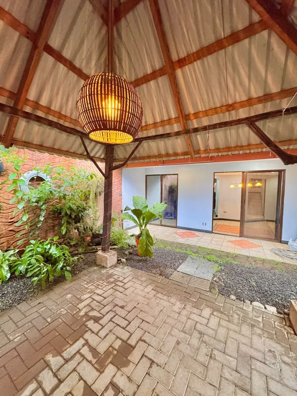 Casa en alquiler Santa Bárbara, Heredia:con patio petfriendly	