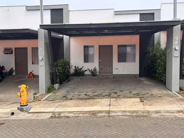 Venta casa de un nivel con carga para vehículo eléctrico en Flores Heredia