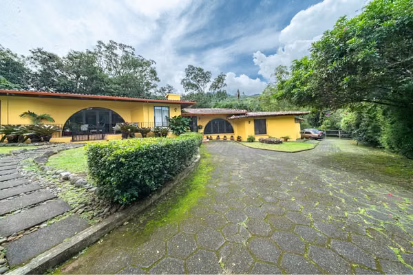 Venta de Casa Independiente en San Antonio, Escazú