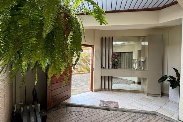 REBAJADA 3 cuartos (2 en primer nivel) + servicio