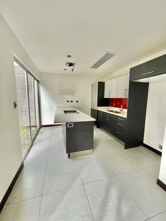 Santa Ana, Rio Oro, Se Alquila casa en condominio 3 HAB