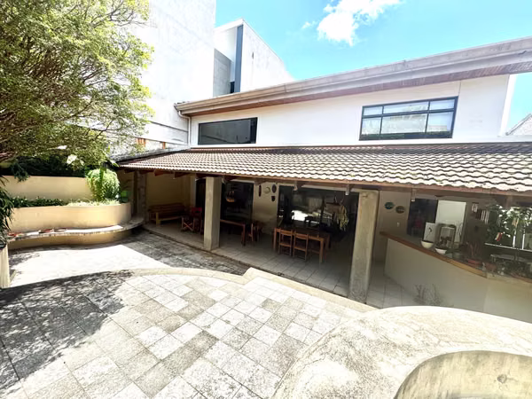 CASA EN VENTA 480 Mt2 EN FRESES CURRIDABAT