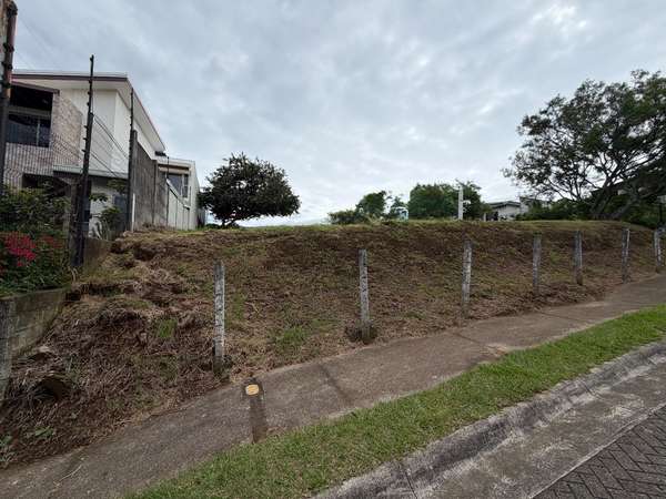 Venta de lote con uso de suelo para apartamentos.