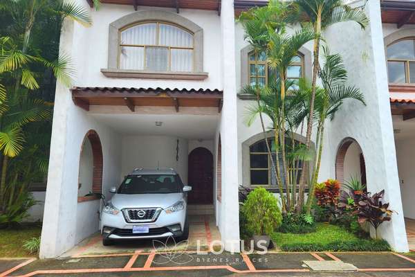 Apartamento en Venta en Condominio Casabella, Curridabat — 3 hab., Cód. AJ010