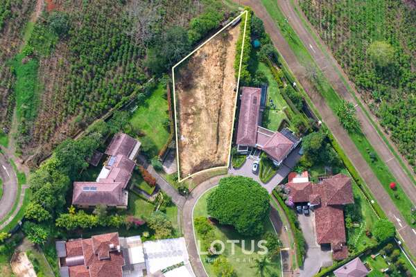 Terreno en Venta en Colinas de Montealegre, Curridabat — 1.516 m², Cód. AJ019