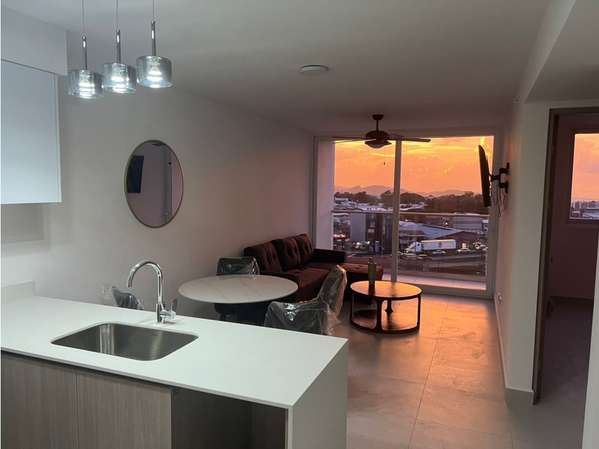 Apartamento Amueblado en la Uruca