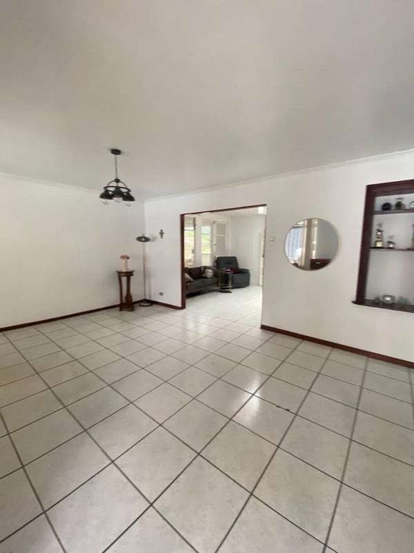 Escazú San Rafael Hermosa y Amplia Casa en Alquiler 4 HAB + Apartamento $3200 