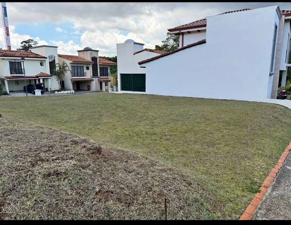 Venta Lote Condominio Santo Domingo Heredia