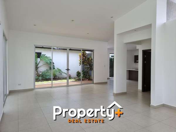 Brasil de Santa Ana - 1 Planta - Moderna - 3 habitaciones + Oficina