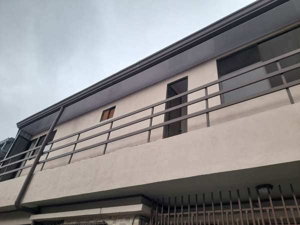 Incluye servicios agua, luz e internet