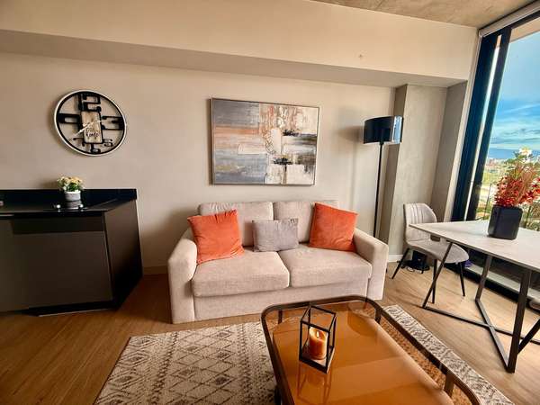Apartamento en Alquiler totalmente Amoblado Torre Babylon. 