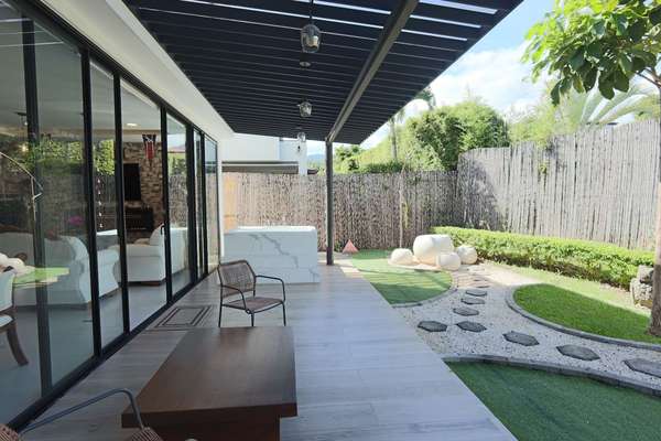 Alquiler Residencia Moderna en Condominio Exclusivo