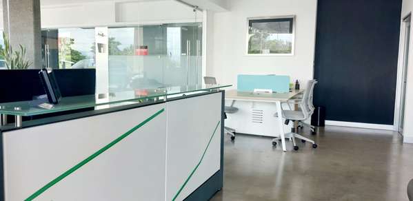 Se alquila local comercial u oficina remodelada en Río Oro de Santa Ana | 64 m² | $1.500 + IVA