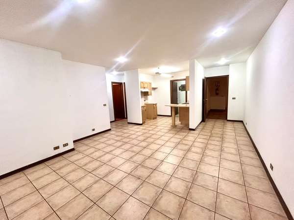 Apartamento en alquiler en Bello Horizonte, Escazú | 2 habitaciones, balcón