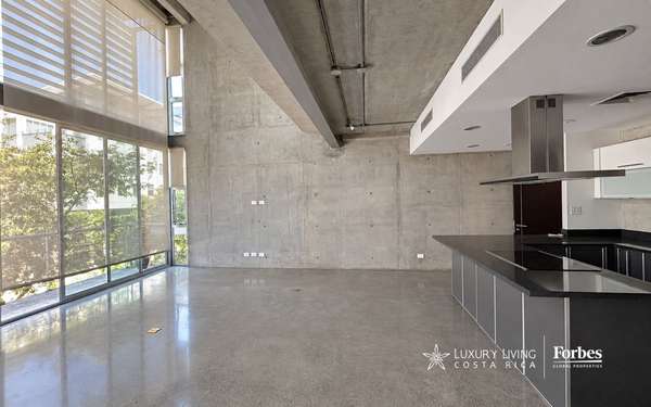 21308 - Apartamento 2 niveles tipo Loft en Avenida Escazú