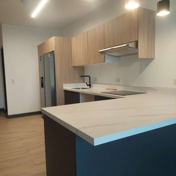 Alquiler apartamento en Río Oro, Santa Ana – 90 m², línea blanca y vista panorámica