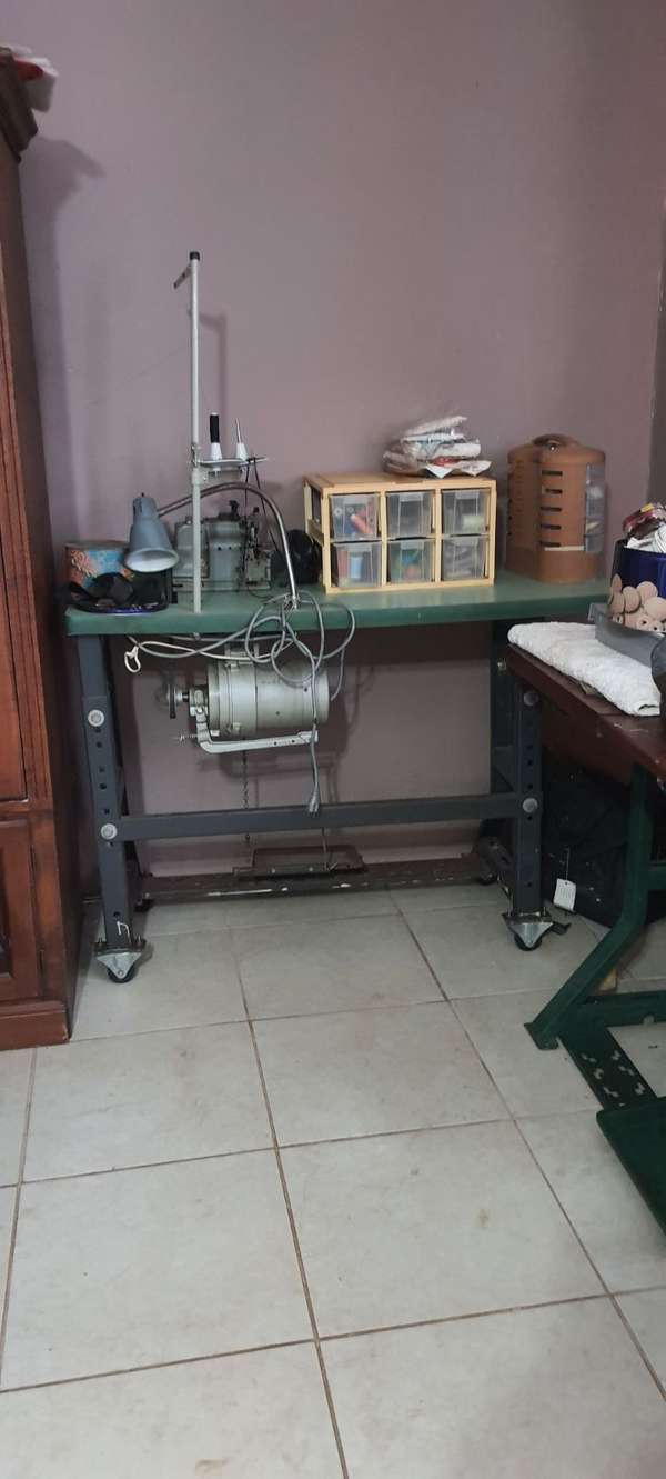 MAQUINA DE COSER