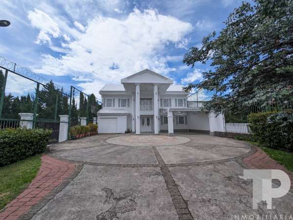 SE VENDE AMPLIA CASA SAN PABLO HEREDIA PARA VIVIR O HACER SU PROYECTO COMERCIAL SCG19