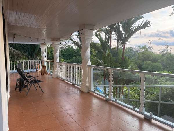 Casa en Pavones con vista al mar, piscina y terreno de 8.711 m²