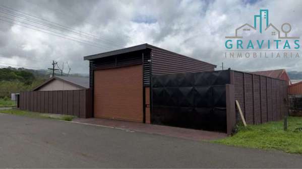 Venta de casa en San Carlos Florencia | USO COMERCIAL | F 750