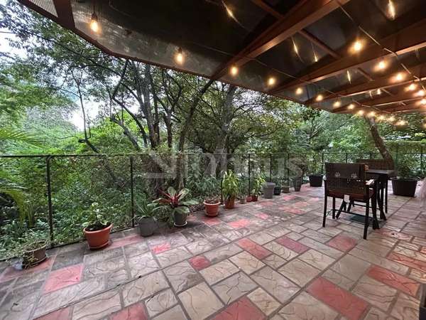 Venta de apartamento con jardin y terraza en condominio en Rio Oro 