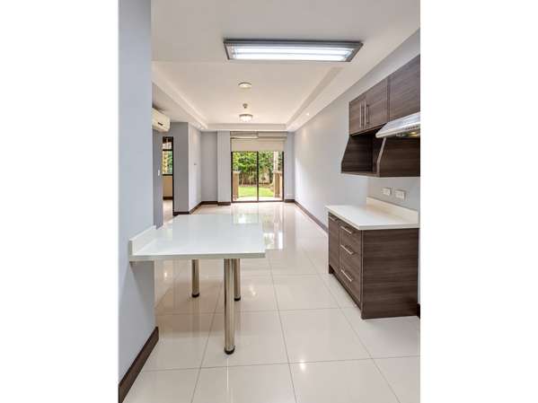 Apartamento en Montesol con acceso al jardín
