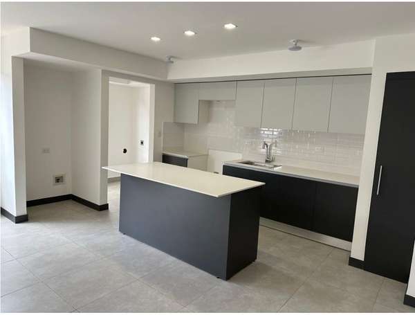 Alquiler de amplio apartamento en condominio Francisco, SEGUNDA PLANTA