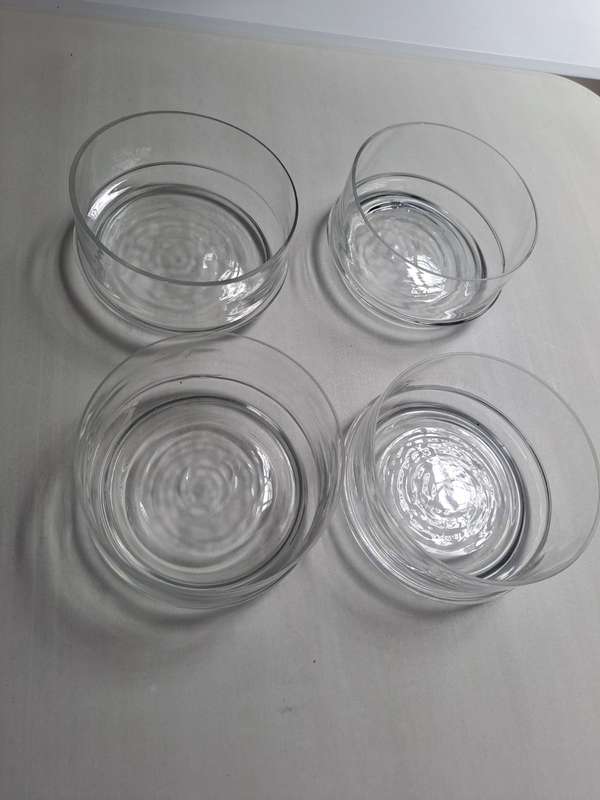 Juego de 4 Bowls de Vidrio Transparente  - ¡Excelente Estado!