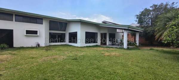 Exclusiva casa de una planta en la codiciada zona este de San José