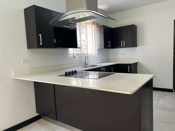 Alquiler de Apartamento Rio Oro Santa Ana