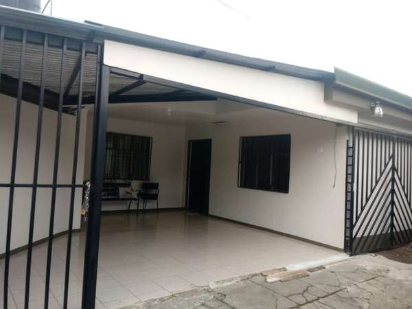 House for sale in San Francisco de Heredia, near the Oxigeno Mall.