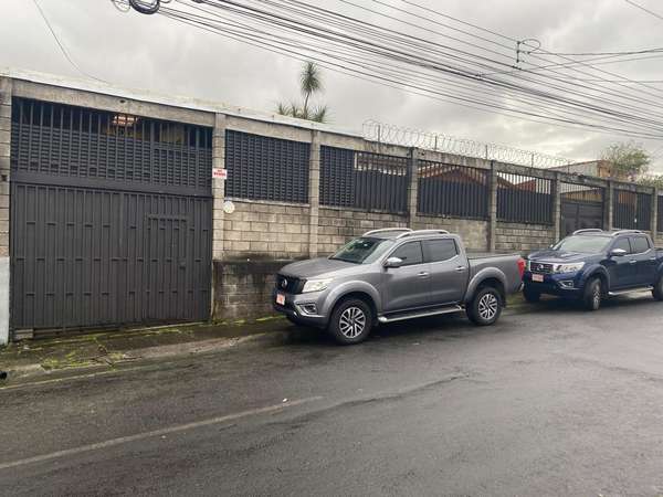 Property for sale with built warehouse, suitable for apartment development, or some commercial activity