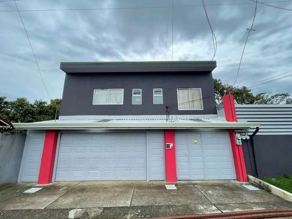 PROPIEDAD CON 3 APARTAMENTOS SAN RAFAEL DE HEREDIAC IDEAL PARA INVERSIÒN