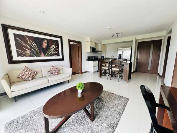 Apartamento Amueblado en Alquiler en La Uruca, 1 Habitación / 1 baño / 1 parqueo full equipado