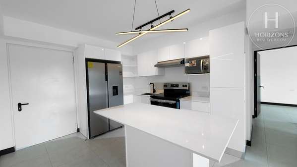 Se Alquila Apartamento Condominio Khaya Ruta Uno Barreal de Heredia 2 Habitaciones y Balcón Piso 11 NJA1472JB