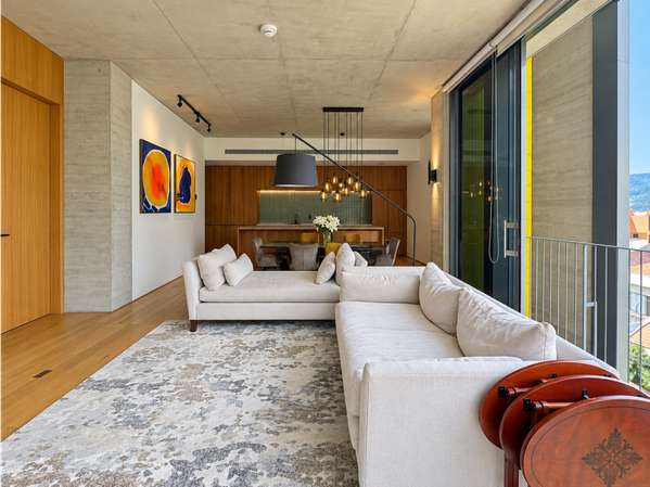 Amplio apartamento en edificio en Rohrmoser