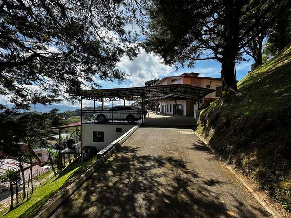 Casa en Tarbaca con vistas panorámicas y apartamento independiente