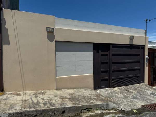 Casa en Purral abajo, 5 minutos del alto de Guadalupe
