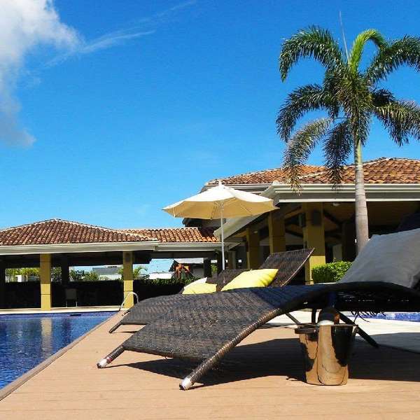 Venta apartamento en Condominio Montesol Primer piso, 2 balcones, Amenidades tipo resort # 262