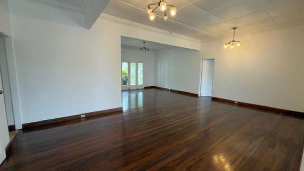 Casa 1 nivel en alquiler San Pedro- Los Yoses . Uso de suelo Mixto - ideal para oficinas 