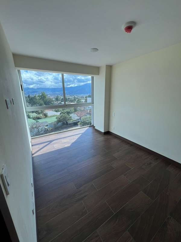 Torres Los Yoses | Vista Sur | ¡Entrega Inmediata! - 3HAB/2BA - CON LINEA BLANCA - 87 m2