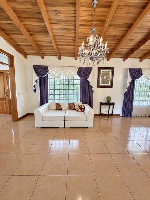  CASA EN ALQUILER AMUEBLADA – TURRÚCARES, ALAJUELA - 5 HABITACIONES