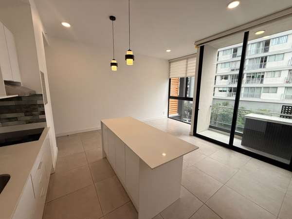 Apartamento en alquiler en Condominio Sky Garden - 2 habitaciones - linea blanca