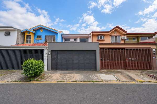 Casa independiente en alquiler ubicada en Lagunilla de Heredia - 3 habitaciones