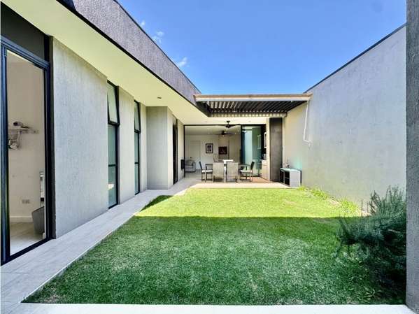 Condominio de una planta en Río Oro