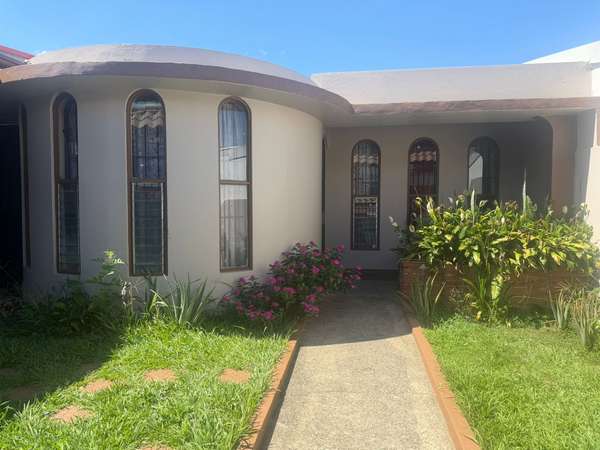 A la venta hermosa casa en La Trinidad de Alajuela 